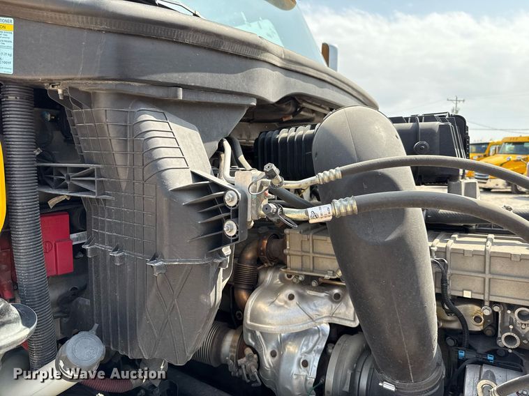 image for item EJ4594 2021 Freightliner Cascadia 126 semi truck