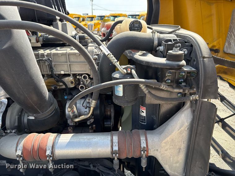 image for item EJ4594 2021 Freightliner Cascadia 126 semi truck