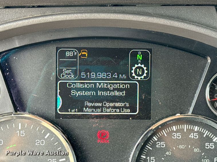 image for item EJ4595 2020 Kenworth T680 semi truck