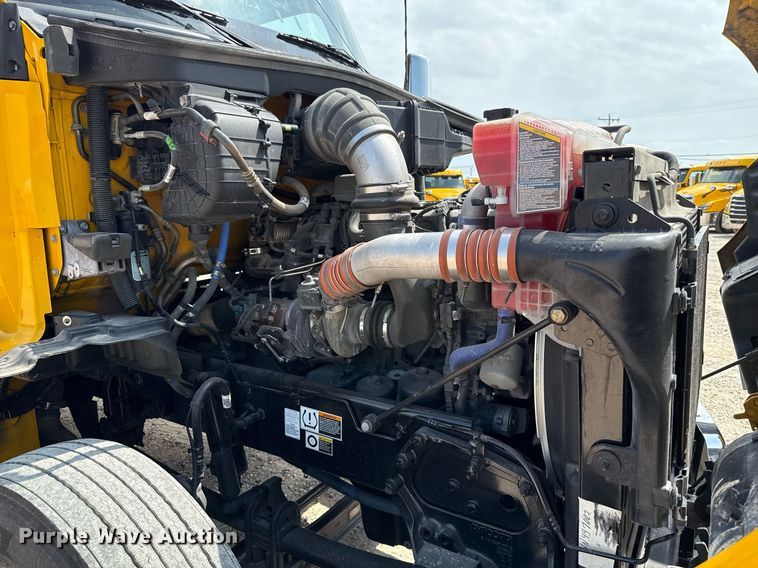 image for item EJ4595 2020 Kenworth T680 semi truck