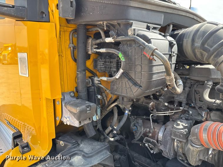 image for item EJ4595 2020 Kenworth T680 semi truck