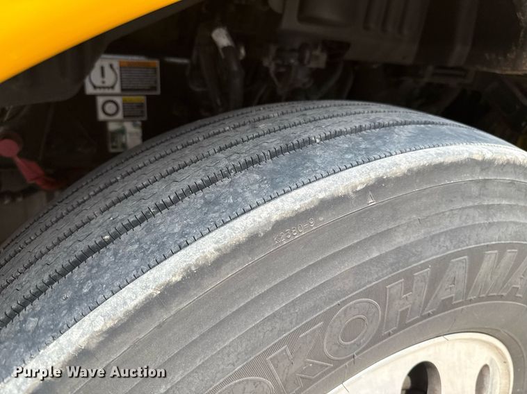 image for item EJ4595 2020 Kenworth T680 semi truck