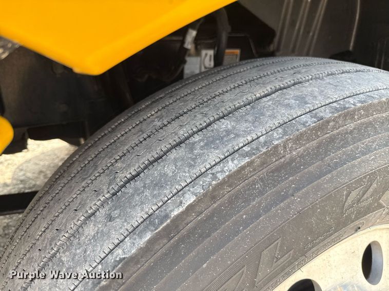 image for item EJ4595 2020 Kenworth T680 semi truck