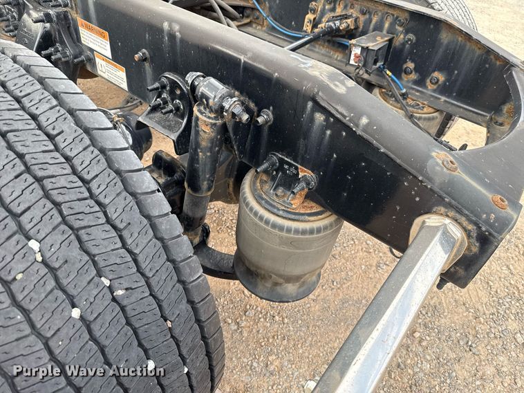 image for item EJ4596 2021 Freightliner Cascadia 126 semi truck