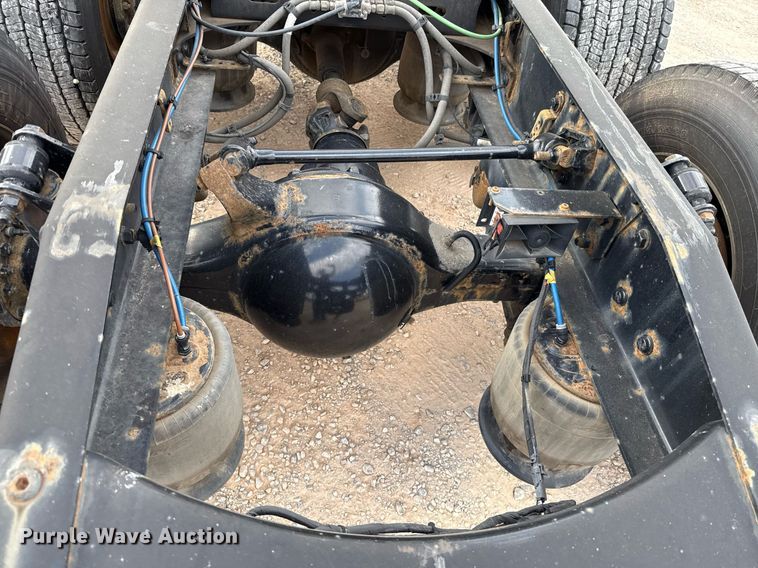 image for item EJ4596 2021 Freightliner Cascadia 126 semi truck