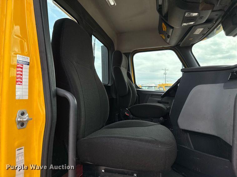 image for item EJ4596 2021 Freightliner Cascadia 126 semi truck