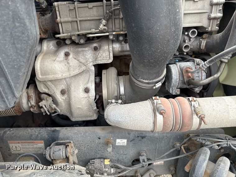 image for item EJ4596 2021 Freightliner Cascadia 126 semi truck