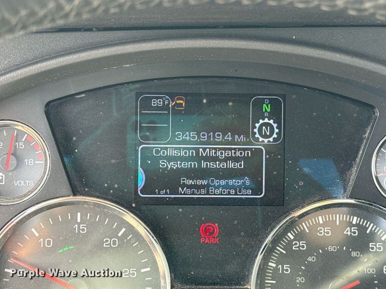 image for item EJ4597 2022 Kenworth T680 semi truck