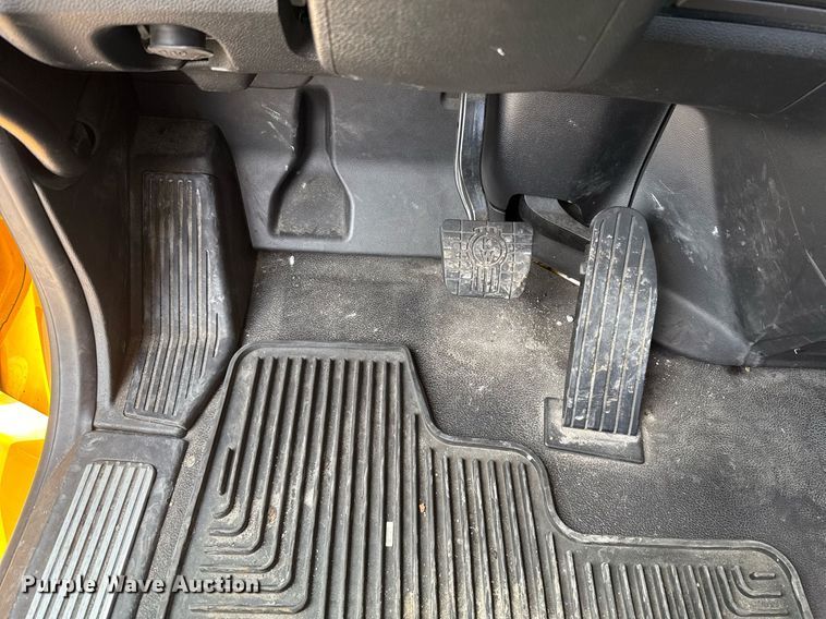 image for item EJ4597 2022 Kenworth T680 semi truck