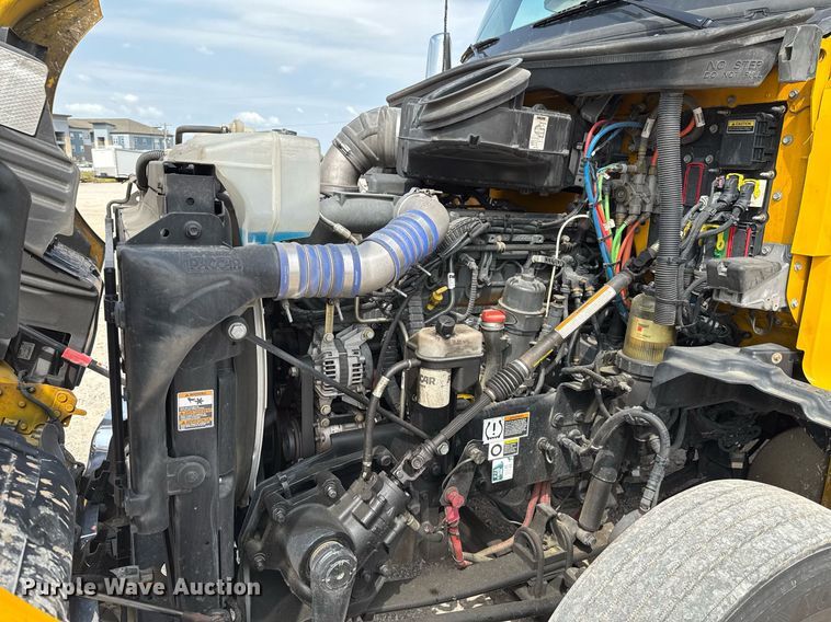 image for item EJ4597 2022 Kenworth T680 semi truck