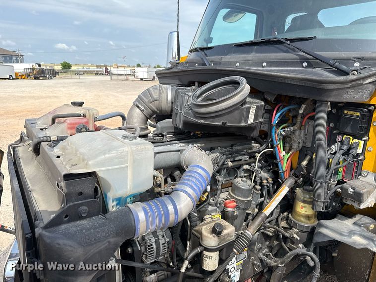 image for item EJ4597 2022 Kenworth T680 semi truck