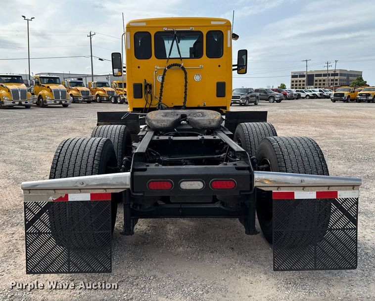 image for item EJ4598 2022 Kenworth T680 semi truck