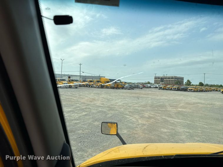 image for item EJ4598 2022 Kenworth T680 semi truck