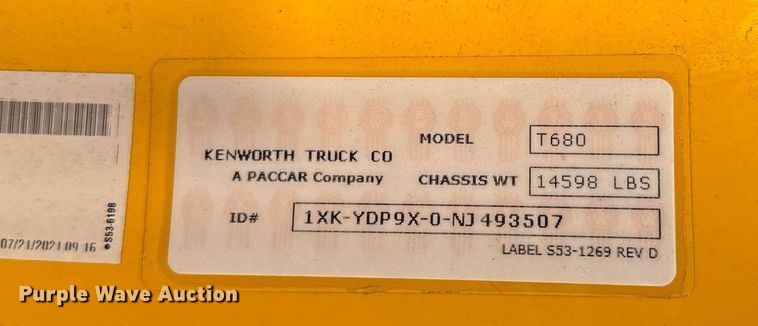 image for item EJ4598 2022 Kenworth T680 semi truck
