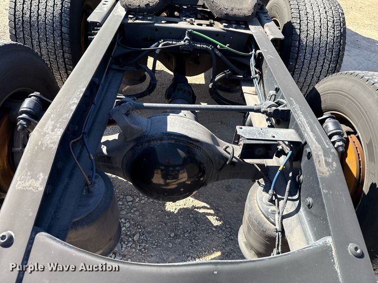 image for item EJ4599 2021 Freightliner Cascadia 126 semi truck