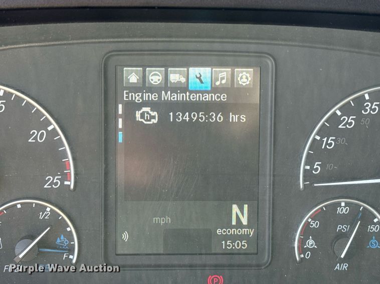 image for item EJ4599 2021 Freightliner Cascadia 126 semi truck