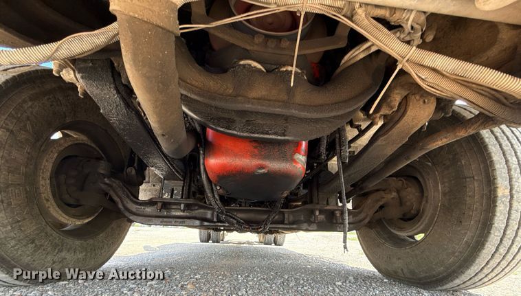 image for item EJ8773 2013 Kenworth T800 semi truck