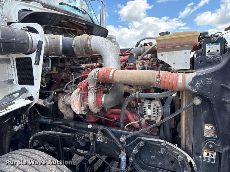 image for item EJ8773 2013 Kenworth T800 semi truck