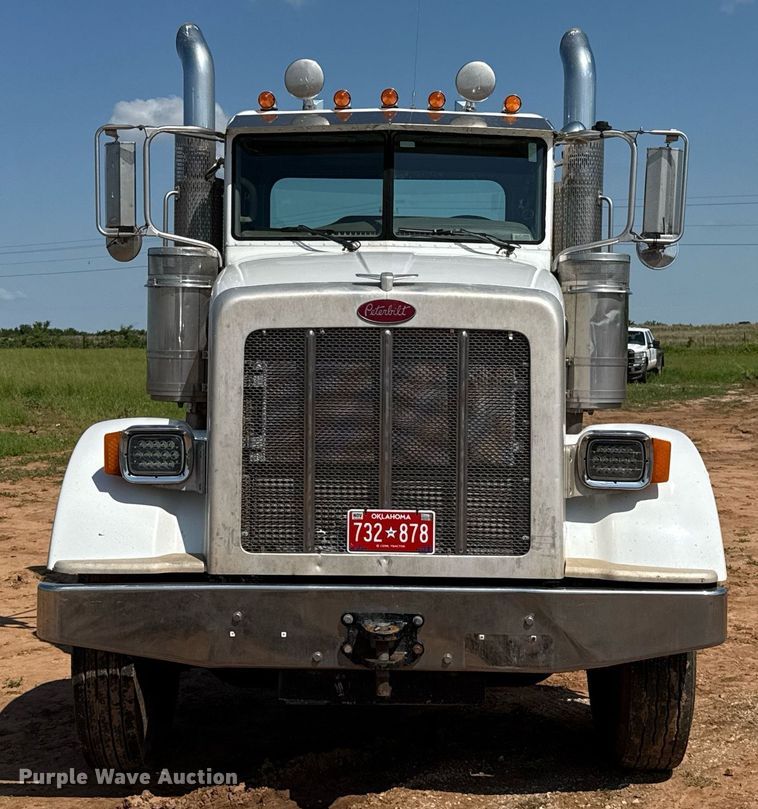 image for item EJ8780 2009 Peterbilt 367 semi truck