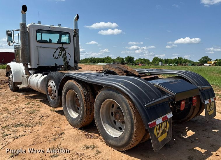 image for item EJ8780 2009 Peterbilt 367 semi truck