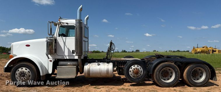 image for item EJ8780 2009 Peterbilt 367 semi truck