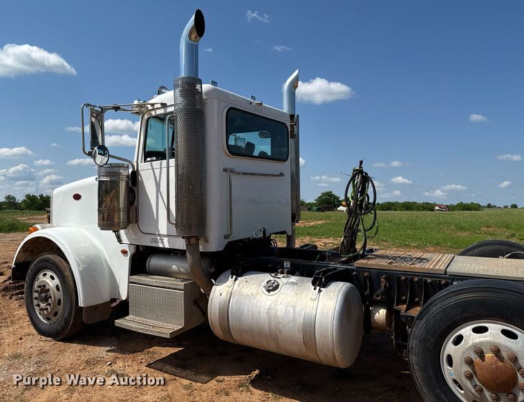 image for item EJ8780 2009 Peterbilt 367 semi truck