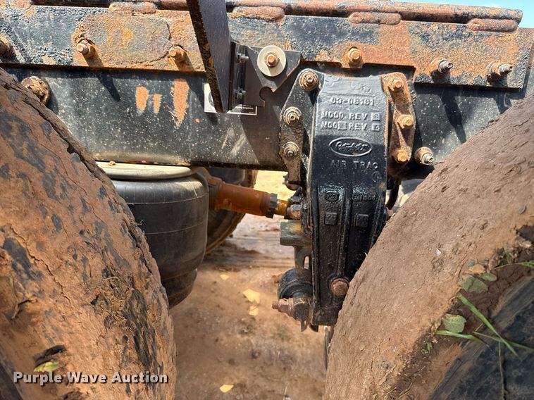 image for item EJ8780 2009 Peterbilt 367 semi truck