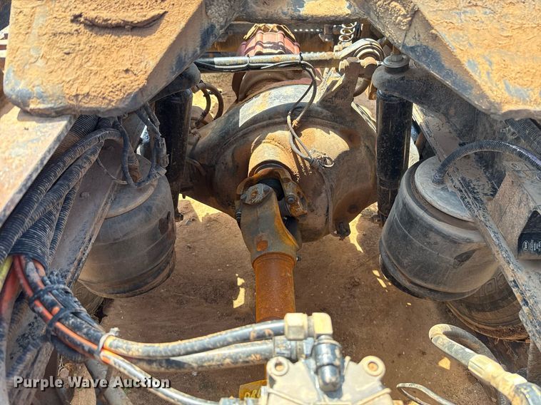 image for item EJ8780 2009 Peterbilt 367 semi truck