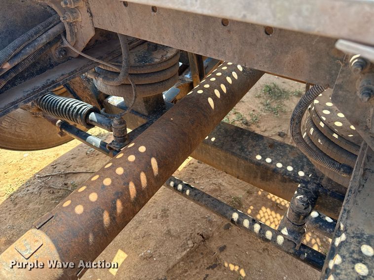 image for item EJ8780 2009 Peterbilt 367 semi truck