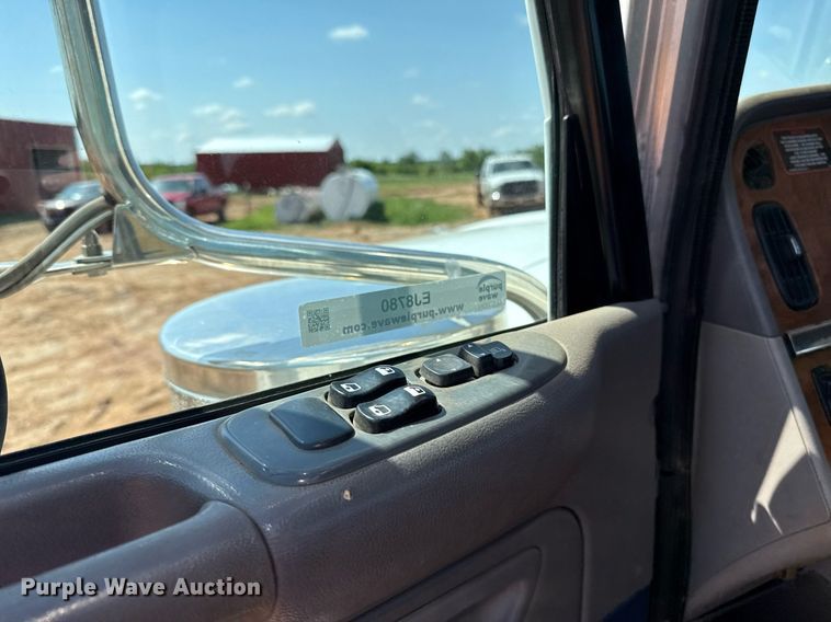 image for item EJ8780 2009 Peterbilt 367 semi truck