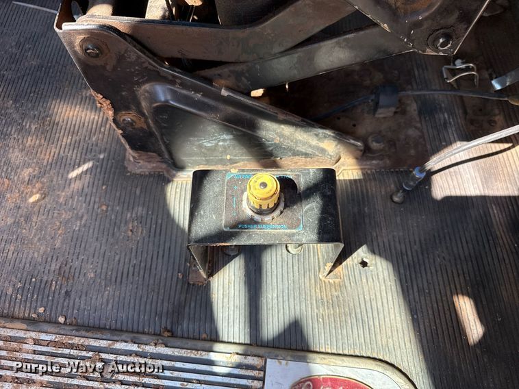 image for item EJ8780 2009 Peterbilt 367 semi truck