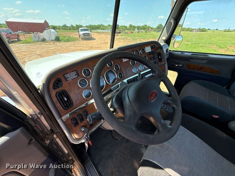 image for item EJ8780 2009 Peterbilt 367 semi truck