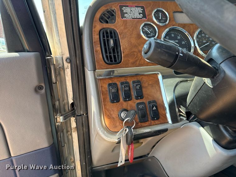 image for item EJ8780 2009 Peterbilt 367 semi truck