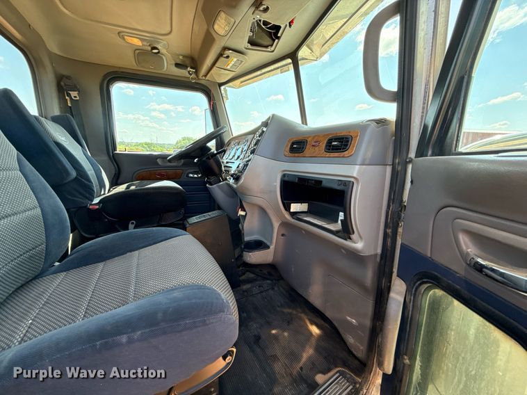 image for item EJ8780 2009 Peterbilt 367 semi truck