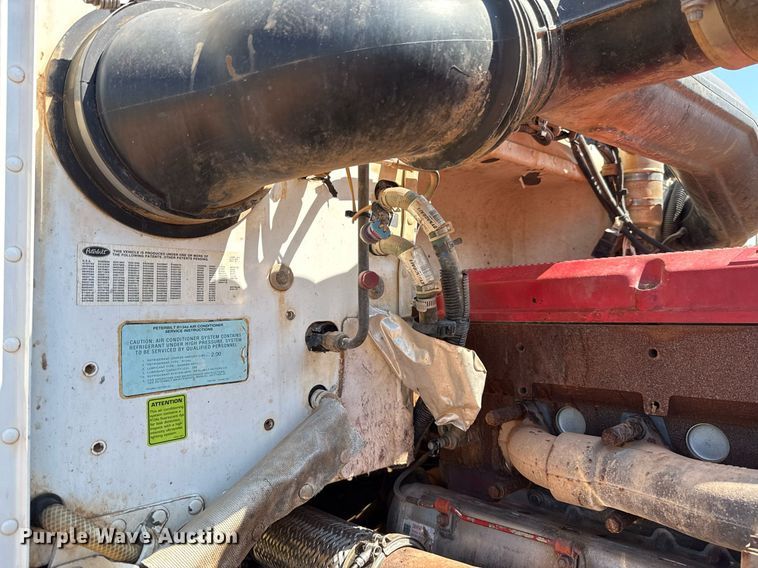 image for item EJ8780 2009 Peterbilt 367 semi truck