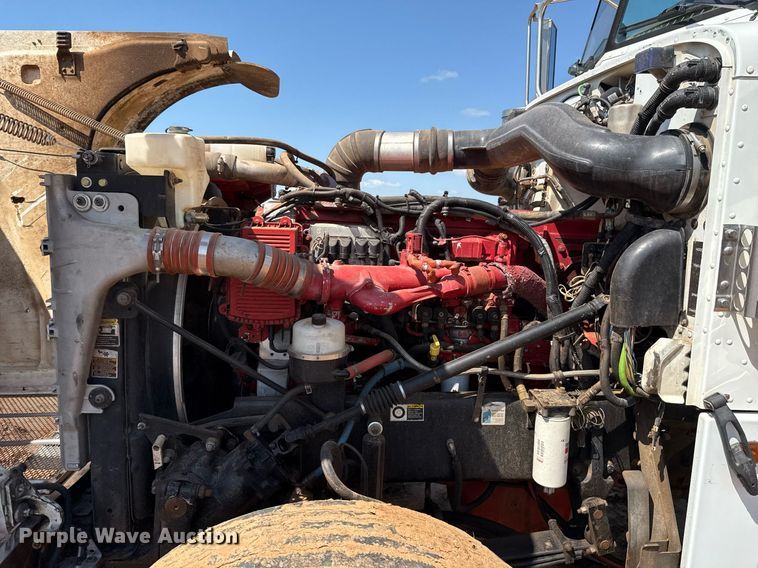 image for item EJ8780 2009 Peterbilt 367 semi truck