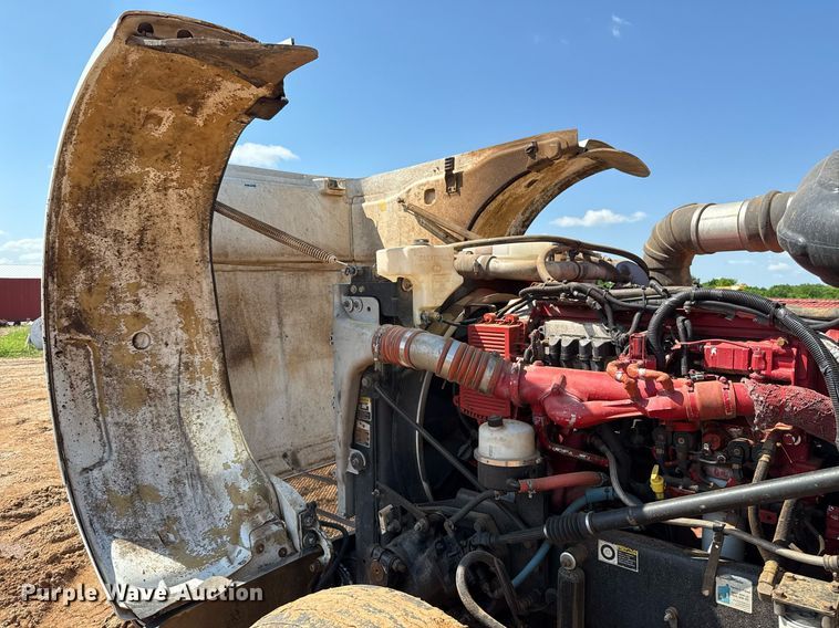 image for item EJ8780 2009 Peterbilt 367 semi truck