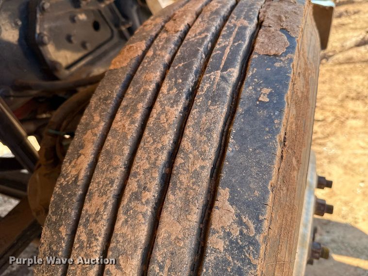 image for item EJ8780 2009 Peterbilt 367 semi truck