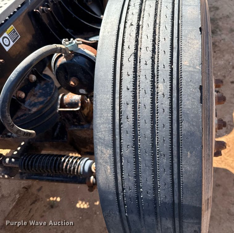 image for item EJ8780 2009 Peterbilt 367 semi truck