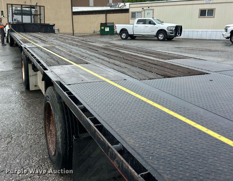 image for item EK8072 2000 Doonan 482DB14 drop deck trailer