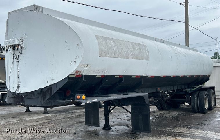 image for item EK8073 1972 Fruehauf tank trailer