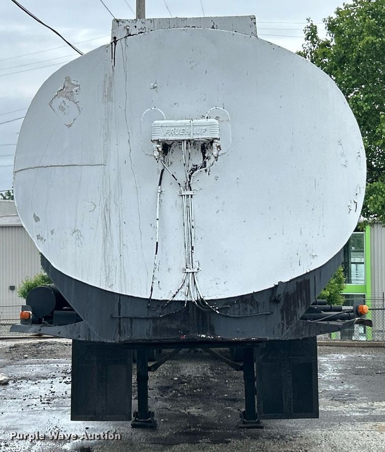 image for item EK8073 1972 Fruehauf tank trailer