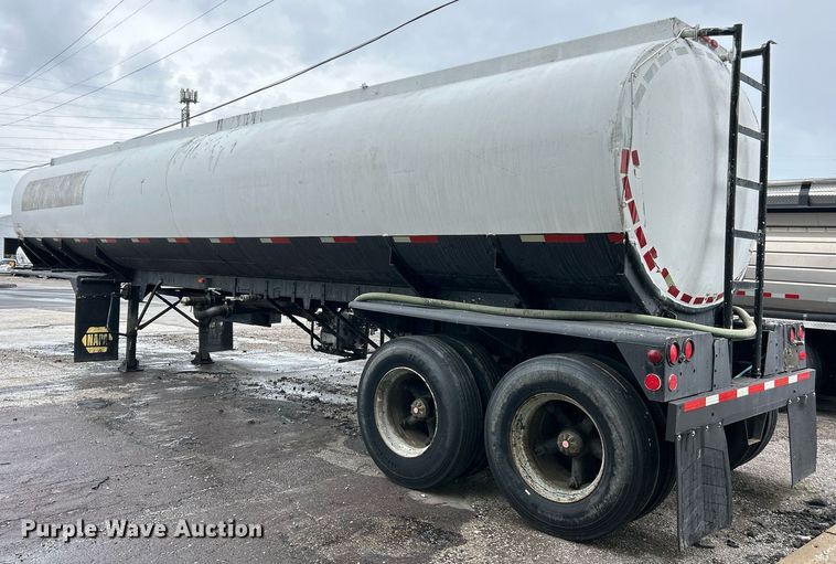 image for item EK8073 1972 Fruehauf tank trailer