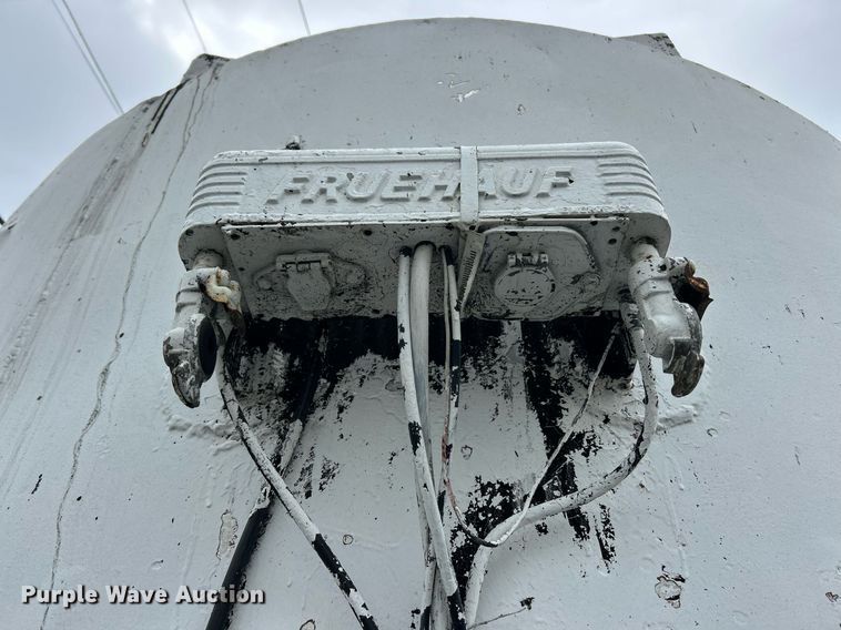 image for item EK8073 1972 Fruehauf tank trailer