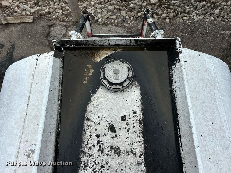 image for item EK8073 1972 Fruehauf tank trailer