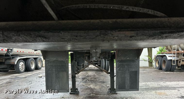 image for item EK8073 1972 Fruehauf tank trailer