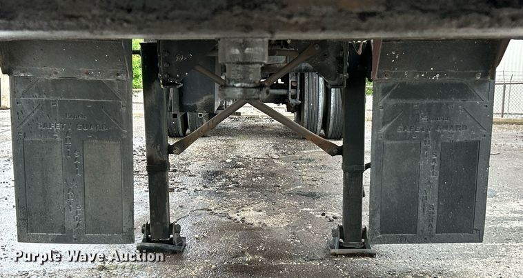 image for item EK8073 1972 Fruehauf tank trailer