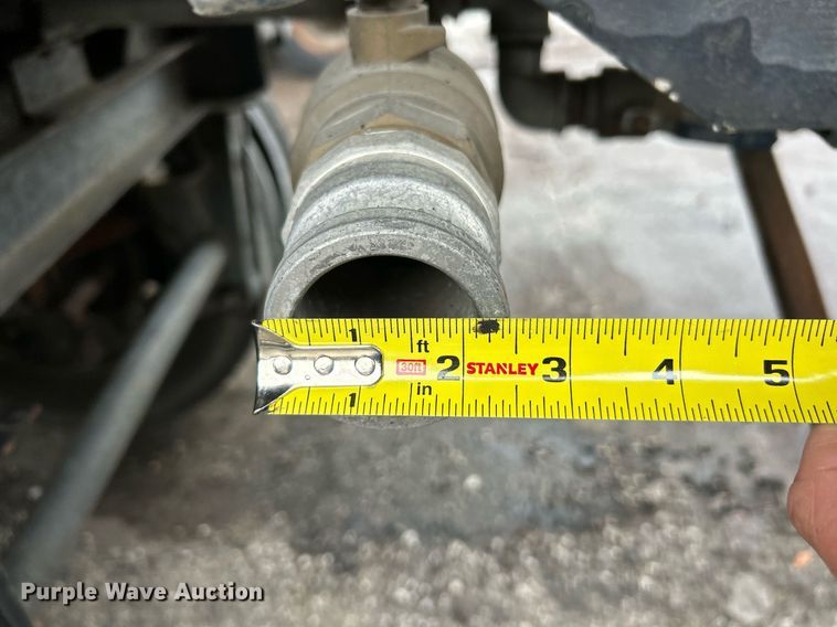 image for item EK8073 1972 Fruehauf tank trailer