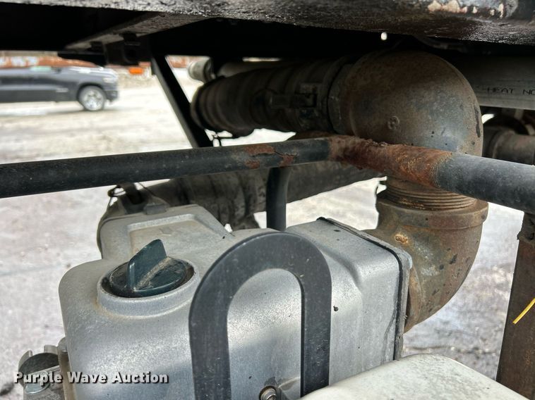 image for item EK8073 1972 Fruehauf tank trailer