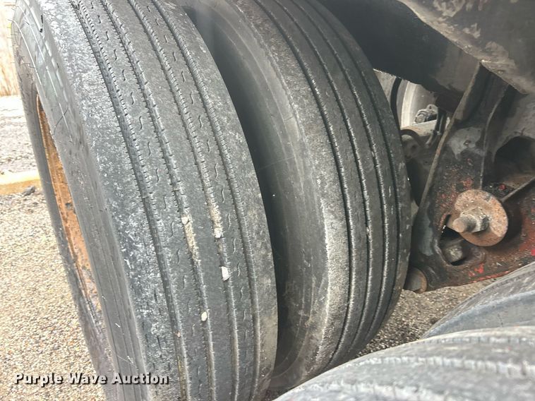 image for item EK8073 1972 Fruehauf tank trailer